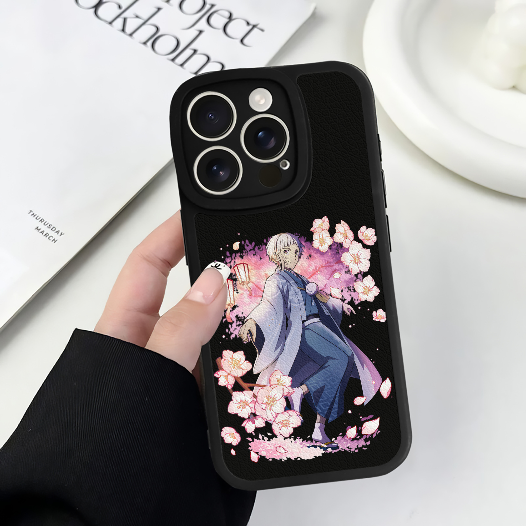 （画像用） 文豪ストレイドッグス Bungo Stray Dogs 【iPhone 16シリーズ対応】シリコンスマホケース（レザー調） 材質：シリコン
